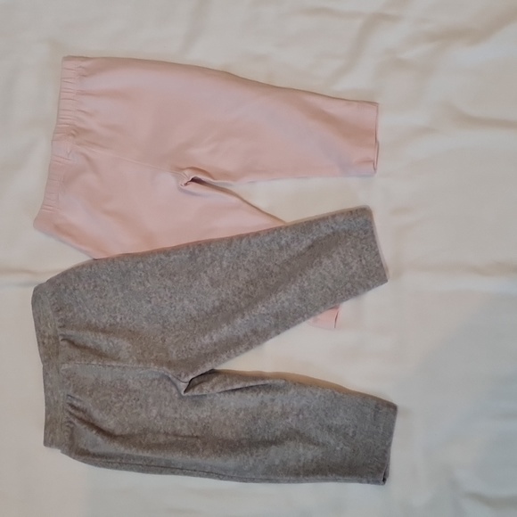 Two girl's bottoms Sz 12M - Picture 2 of 4